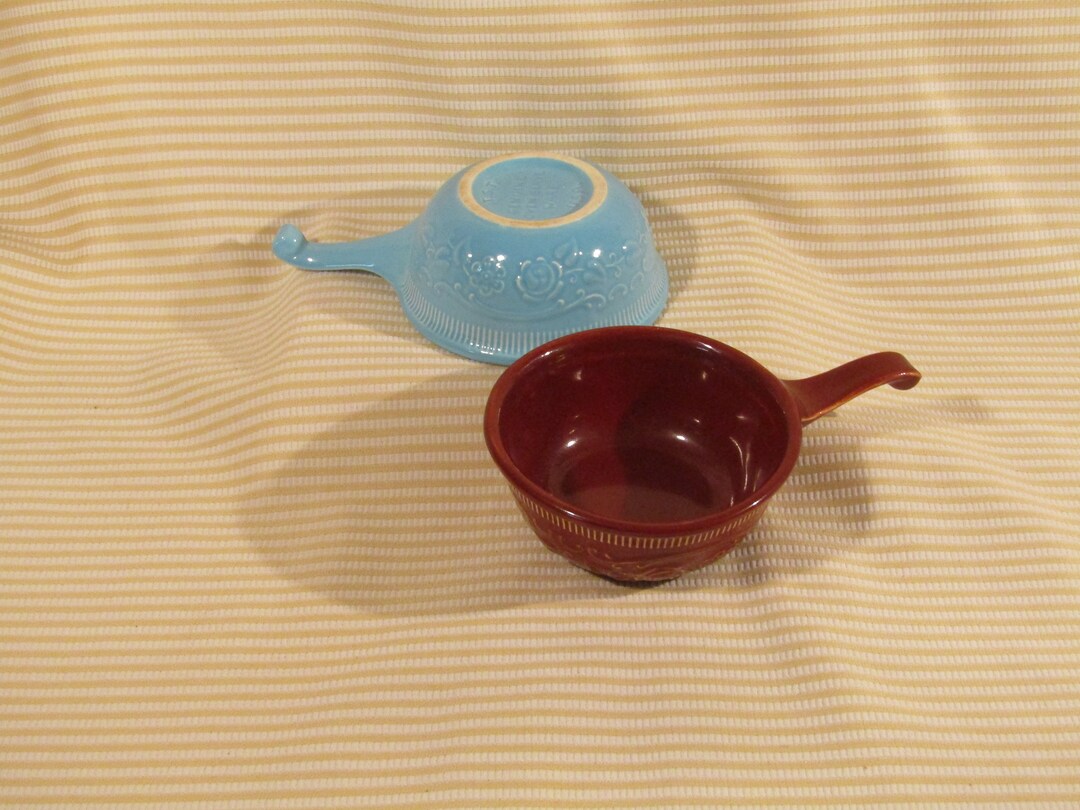 2 Vintage TST, Taylor Swift Taylor Genuine Oven Serve Ware Dishes Light