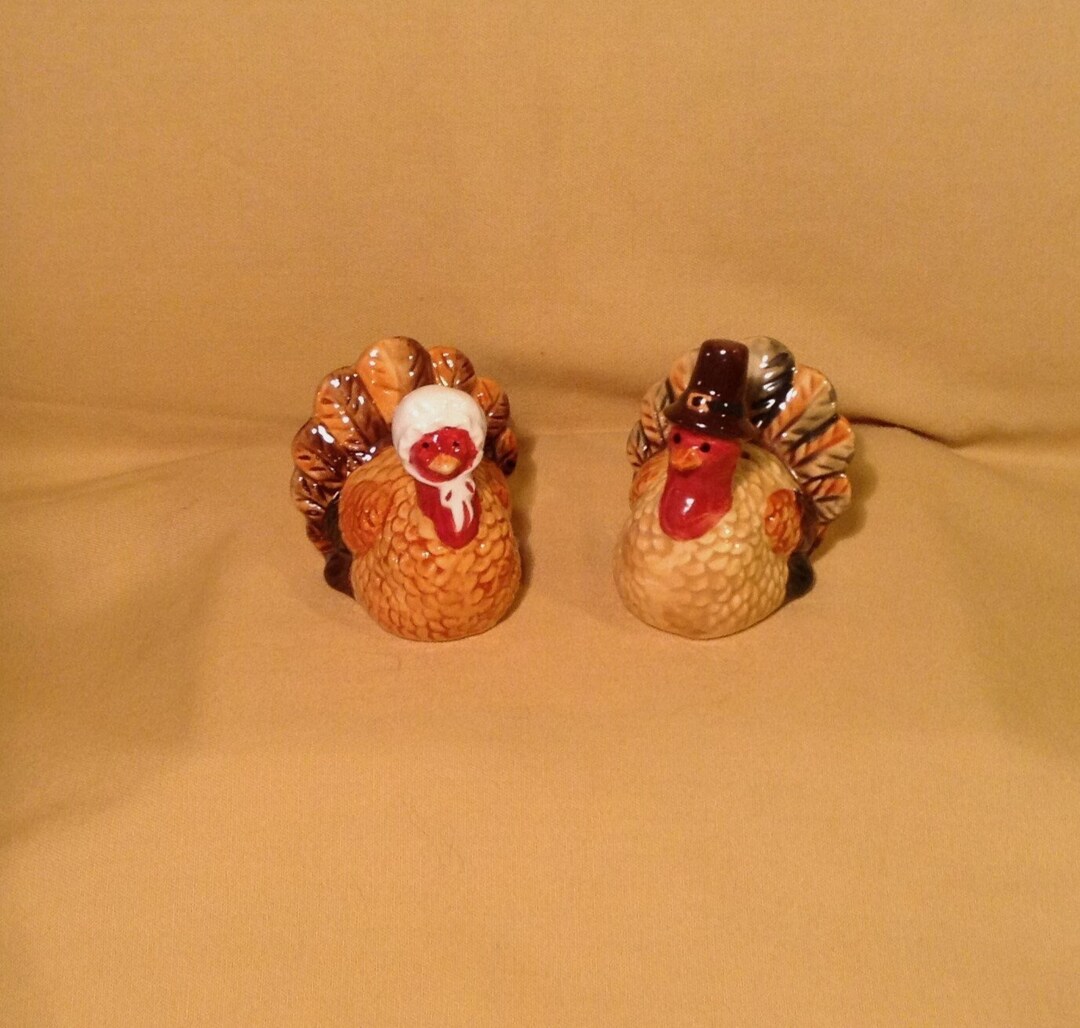 Pair of Vintage Turkey Pilgrim Salt and Pepper Shakers Etsy