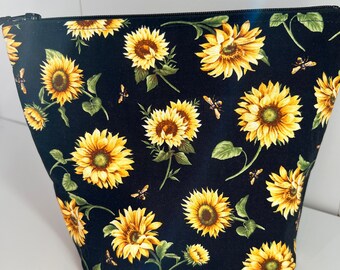 Tournesols et abeilles Pochette noire à fermeture éclair • Fourniture d'école d'art Projet d'artisanat Trousse de maquillage de toilette cosmétique Pochette à fermeture éclair • Whimsicalli US fait à la main