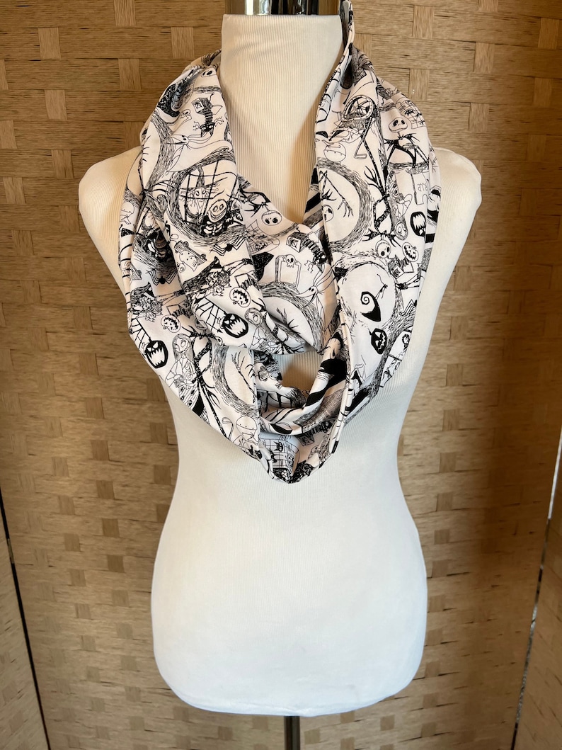 Nightmare Before Christmas Scarf Jack Skellington Oogie Boogie Sally Black & White Nightmare Before Christmas Gift Soft Knit Fabric 60, 70 70 Polegadas