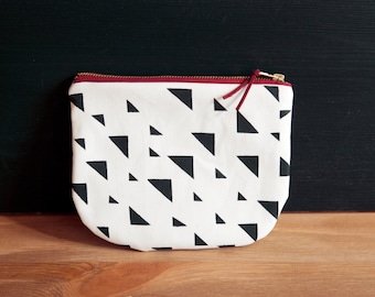 HEIMARBEIT Design Pouch / Triangle