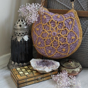 Indian Flower bag crochet pattern image 1