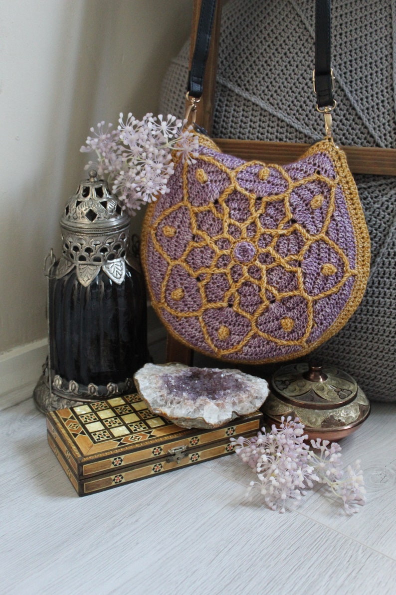 Indian Flower bag crochet pattern image 1