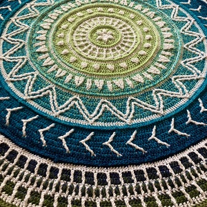 Aztek crochet pattern image 8