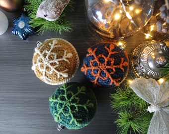 Winter Wonder Baubles - crochet pattern