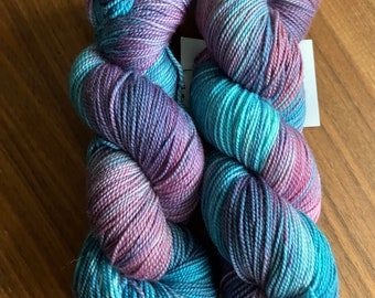 TGWTH hand dyed sock yarn - Blue-purple