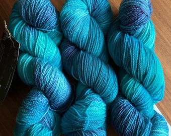 TGWTH hand dyed sock yarn - Blue tones