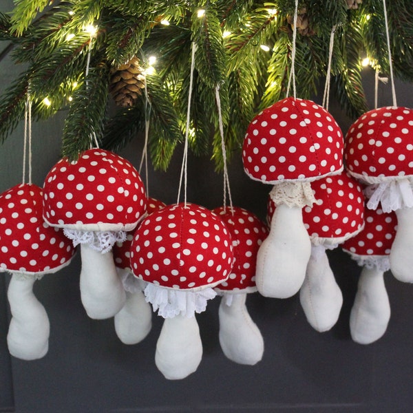 One Handmade Fabric Red & White Toadstool Mushroom Ornament Woodland Mushroom Ornaments Vintage Style Christmas Fly Agaric/Amanita Muscaria