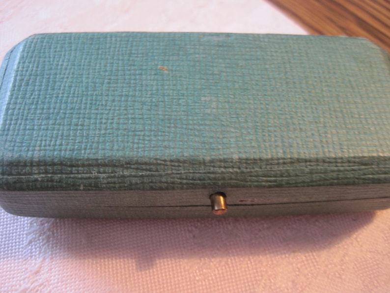 antique vintage wide box for pin or chain,..logo of ALBANY N.Y.