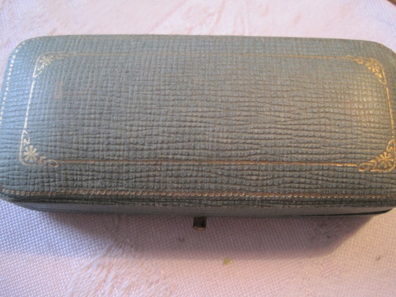 antique vintage wide box for pin or chain,..logo of ALBANY N.Y.
