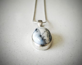Gemstone Pendant // Winter Stone Necklace // Dendritic Agate Stone // Silver Stone Jewelry // Little Oval Necklace // Unique Jewelry