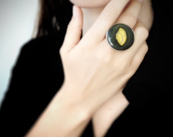 Stone Ring // Sterling Silver Ring with Stone // Big Round Ring // Black and Yellow Ring // One of a kind Ring // 8.5 US Size Ring // Woman