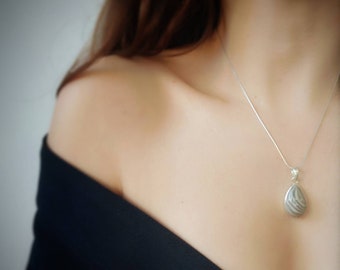 Flintstone Necklace // Sterling Silver Pendant with Stone // Teardrop Gemstone Necklace // Striped Pattern Necklace // One of a king Jewel