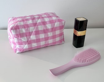 Handgemaakte gewatteerde make-uptas - Pink Gingham - Cosmetische tas, toilettas, make-up tas, pastel make-up tas, cadeaus voor haar