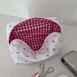 Handmade Quilted Makeup Bag - Cherry Makeup bag - Cosmetic Bag, Toiletry Bag, Makeup bag, Floral makeup bag, Gifts for her