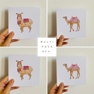 Lot de 4 cartes de Noël festives avec des chameaux et des lamas - recyclées, dessinées à la main, cartes de charité.