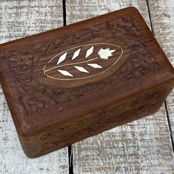 Wood Jewelry Box - Vintage Wood Carved Flowers Box - 1970s India Woodcarving