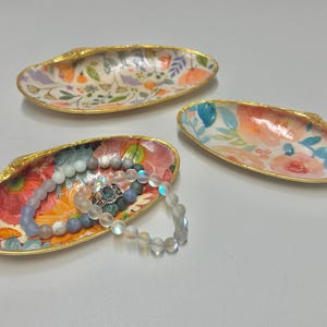Sea Shell Ring Dish Small Beachy Jewelry Storage Tropical Jewelry Tray Boho Chic Jewelry Holder Coastal Floral Trinket Bowl