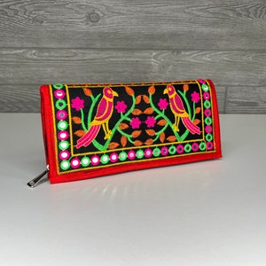 Clutch colorido - Bolso de pájaro - Monedero hecho a mano - Cartera vintage bordada
