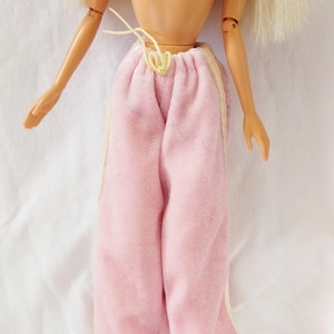 Barbie and Krissy Bedtime Baby - Mattel 2000 - Clothing