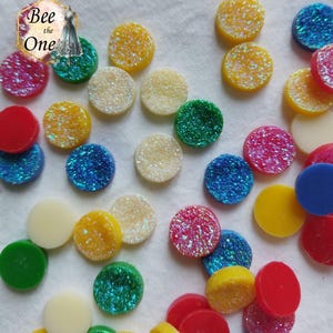 Lot de 10 Cabochons ronds palets plats effet druzy (géode) - reflets pailletés multicolores - 12 mm - 5 coloris