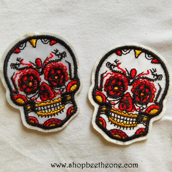 Petit écusson patch brodé applique Tête de mort Calavera - 5,2 cm (à coudre ou repasser)