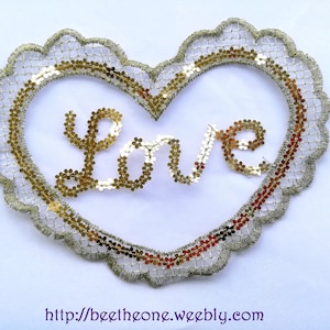 Grande Applique Dentelle Broderie et strass Coeur "Love" blanc et doré - à coudre - pour décoration, customisation, mariage, scrapbooking..