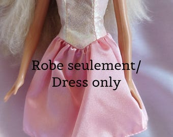 Barbie The Princess and the Pauper - Princess Anneliese "doll and bracelet" - Mattel - Outfit