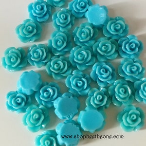 Lot de 10 Cabochons plats "Petite Rose" pour embellissement ou miniature - 10 mm - bleu