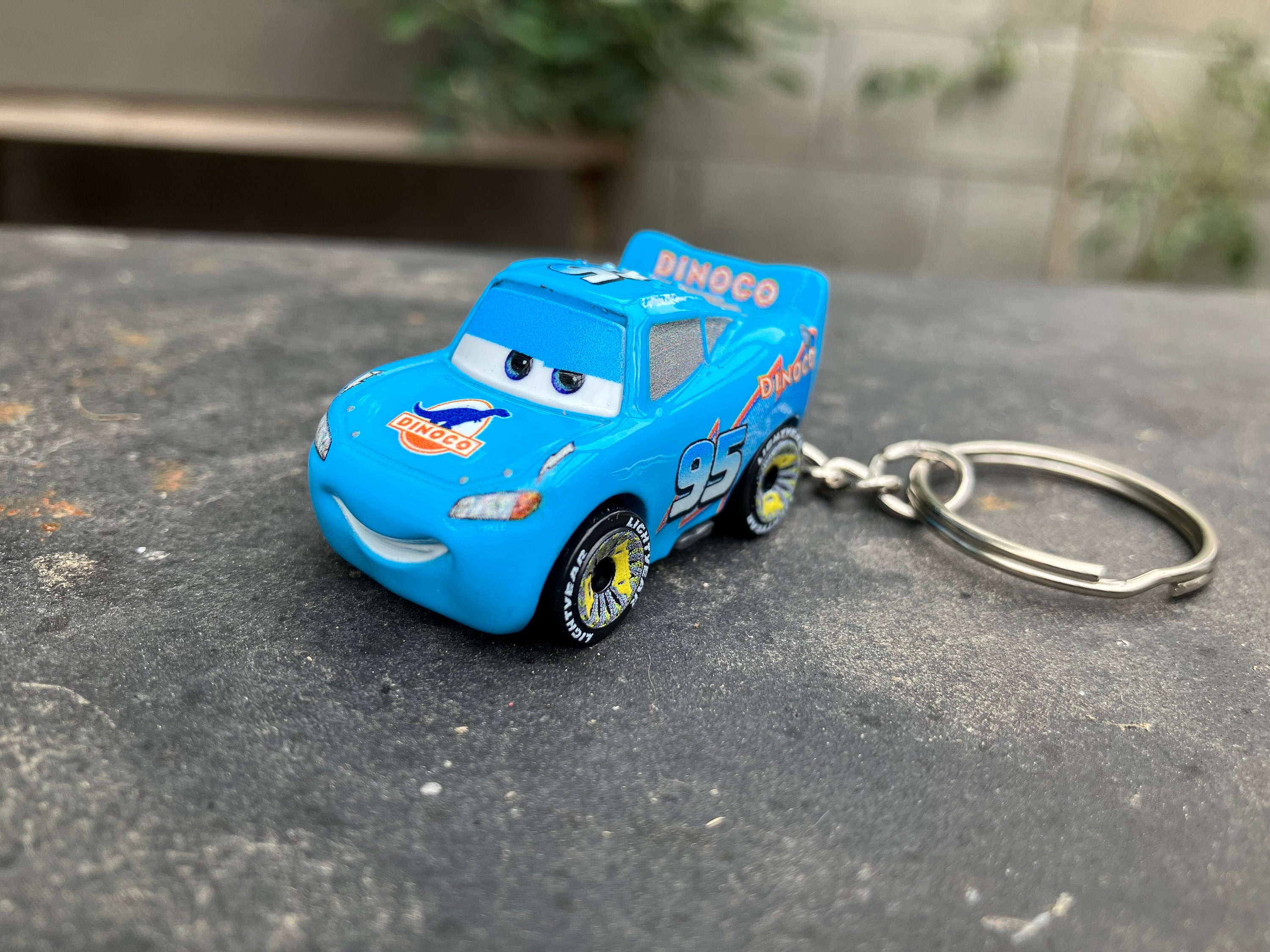 Disney Pixar Cars Lightning McQueen und Mater Pop the Hood Light  Schlüsselanhäng