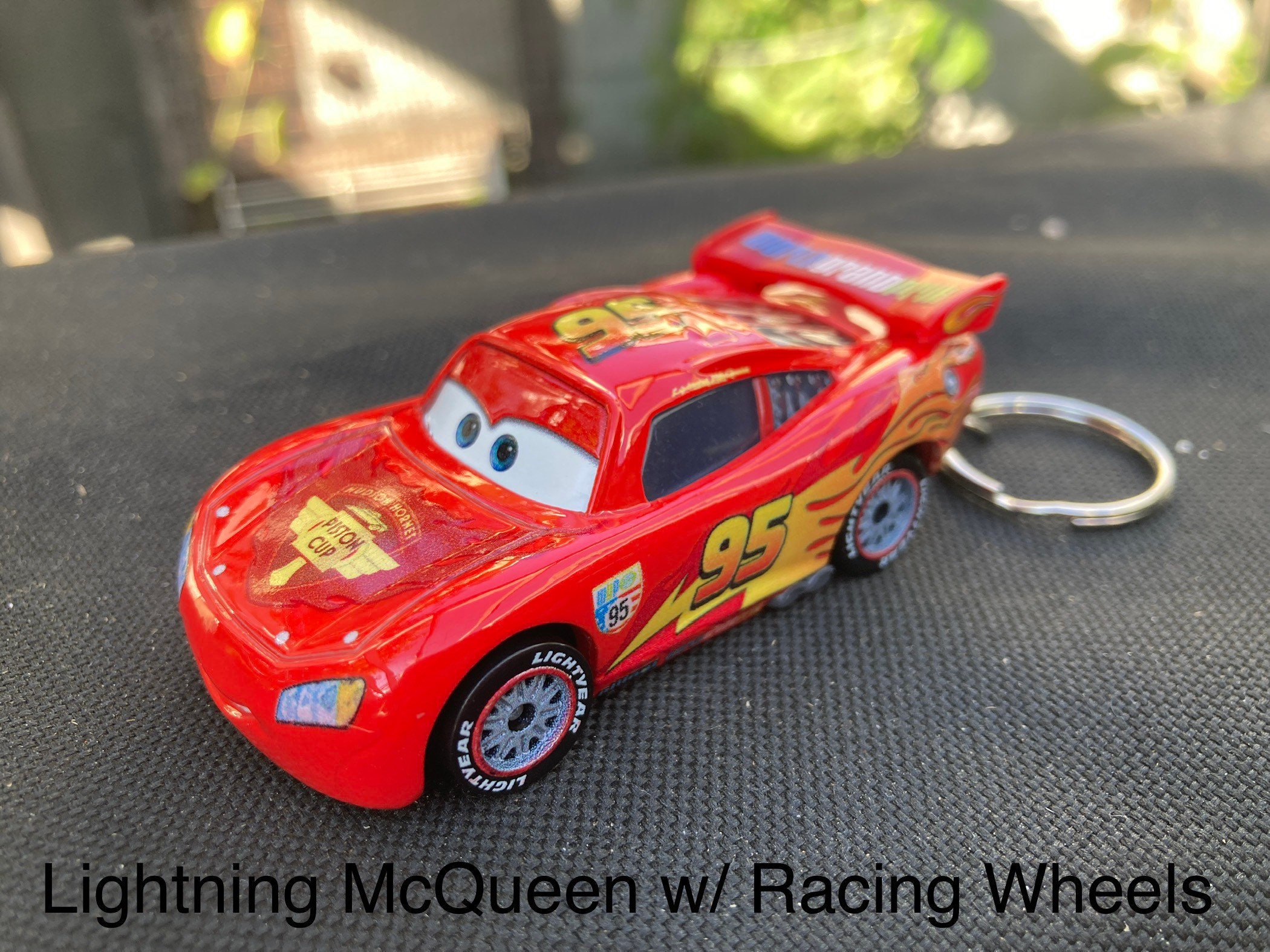 Disney CARS Lightning Mcqueen Keychain 