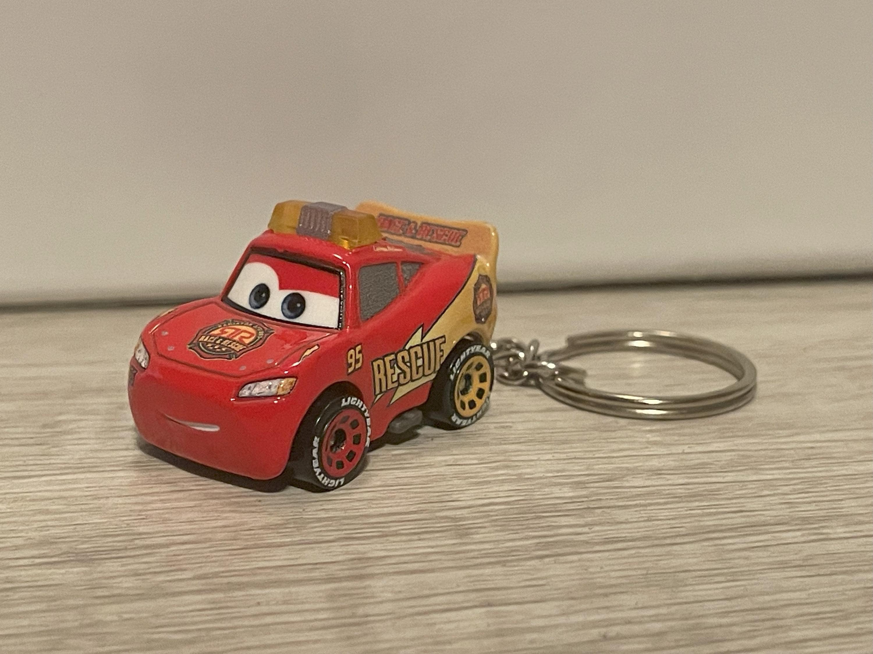 【超稀少・マテル社】パーツ組替え可！ライトニング・マックィーン　カーズ MINIS - ライトニング・マックィーン キーチェーン - Etsy 日本