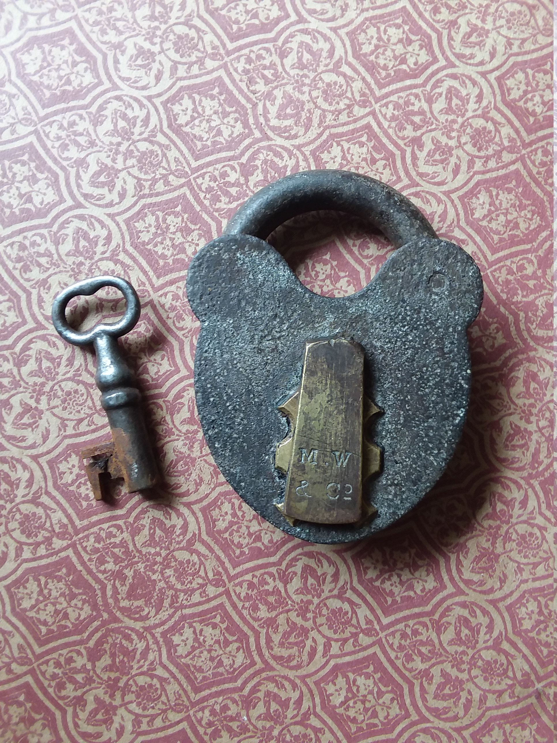 Ancien gros cadenas en Bronze avec 2 clés 19e Siècle Cadenas de 588 grammes