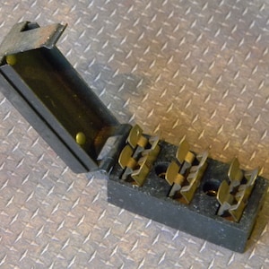 Fully Functional Vintage Terminal Block Connection Block Shunt- Steampunk Crafting Part - Tested and Working - Farhestock Clip