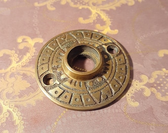 Beautiful Cast Brass Victorian Doorknob Rosette Back-Plate. Decorative Pattern For Crafting & Restorations. Approx. 2 Inch Diameter.