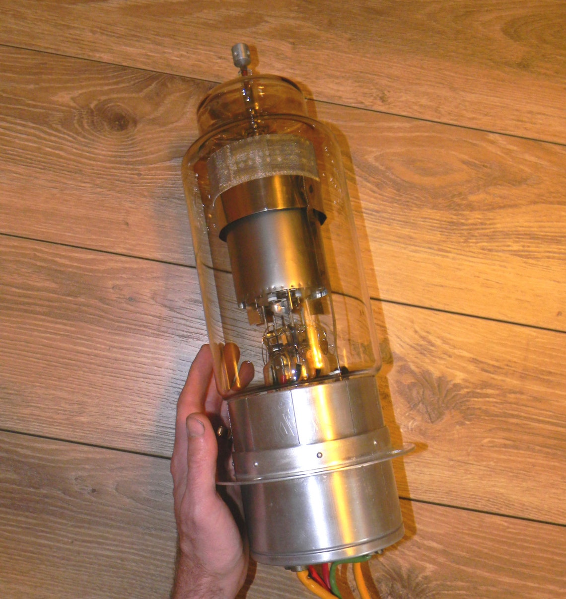 El tubo de vacío vintage más grande que hemos visto Un Etsy España