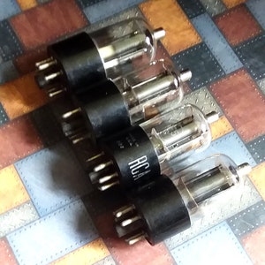 Great Set of 4 Vintage Vacuum Tubes In Very Good Condition for Makers, Upcyclers, and Steampunk Crafters. Visually Similar Models. Lot of 4.