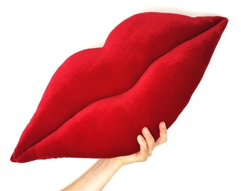 Cuscino / cuscino a forma di labbra calde fatto a mano. Home decor. Velluto di velluto rosso. Regalo lussuoso decorativo