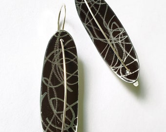 Curvy brown lightweight sculptural earrings