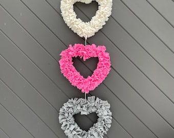 Valentine’s Day Wreath, Valentines Wreath, Valentines Decor, Heart Wreath, Fleece Wreath, Modern Wreath, Door Wreath, Valentine’s Day Gift