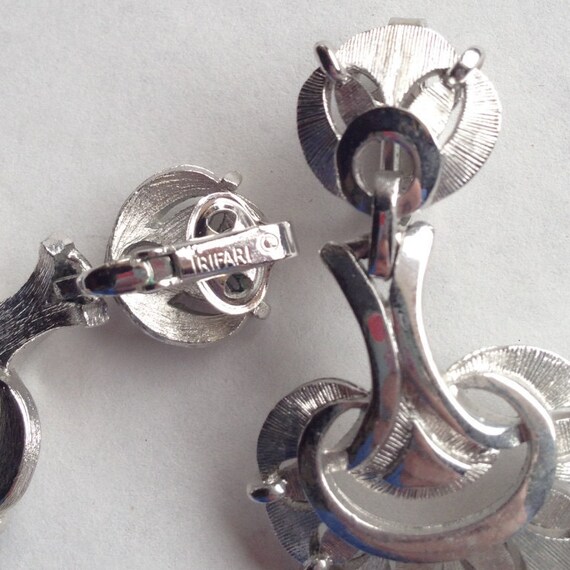 Trifari Vintage Signed Silver Tone Egyptian Reviv… - image 3