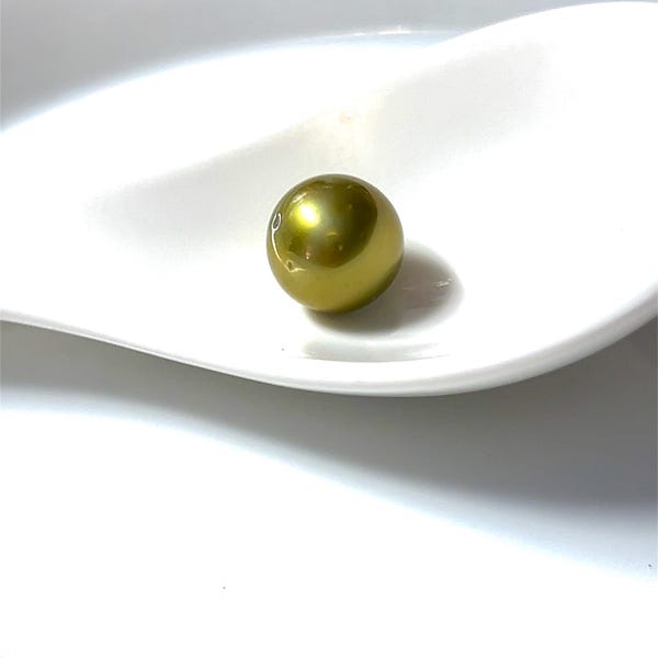 Tahitian Pearl—Pistachio Tahitian Pearl—Very Large Tahitian Pearl—Loose Unmounted Tahitian Pearl—Bonus: Pearl Earrings