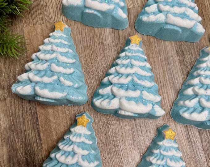 Holiday Tree w/ Gift - Bomb Bomb * Coconut Milk Powder * Moisturizing  * Bath Time * Kaolin Clay * Surprise Charm Inside *  Christmas Gifts