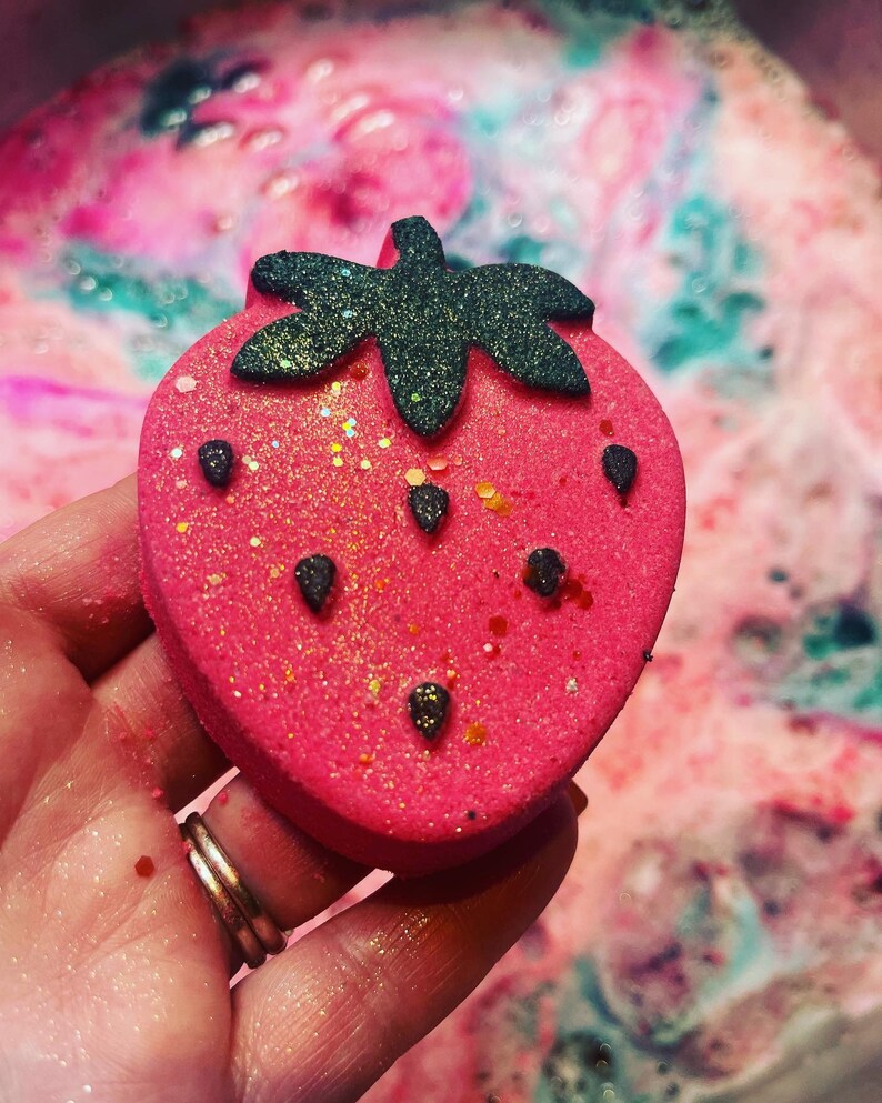 Juicy Strawberry Bath Bomb Coconut Milk Powder Etsy Norway