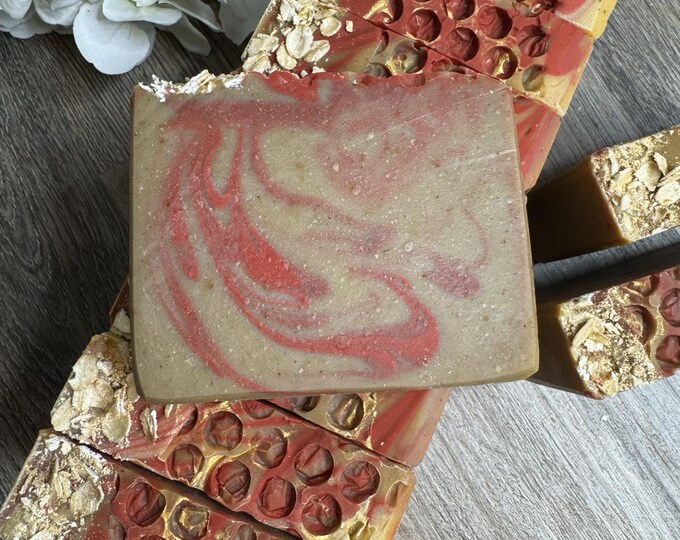 Strawberry Oats Soap * Colloidal Oats * Infused Local Tallow * Goat Milk Soap * Moisturizing * Bee Pollen * Local Tallow * Non-Vegan