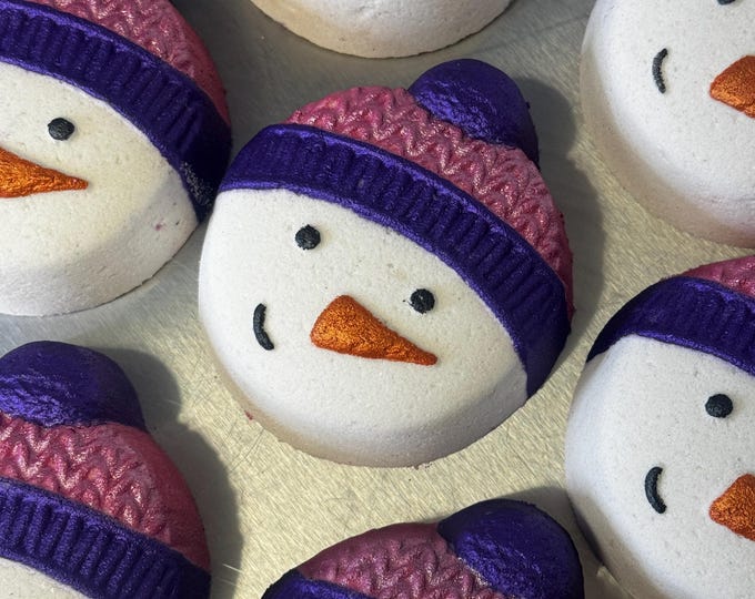 Frosty Bath Bomb: Black Raspberry Vanilla Scent