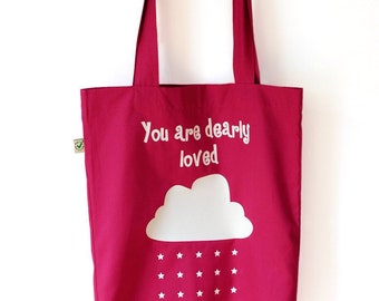 Pinke Bio-Baumwolltasche mit langen Henkeln . Tasche . You are dearly loved . Von Herzen geliebt. Wolke . Sterne .  Organic bag . Soulful