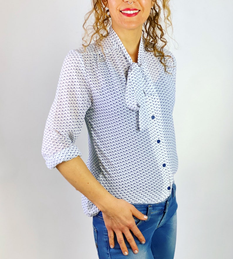 woman vintage shirt,size M,single piece