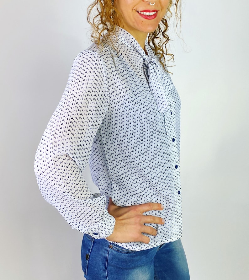 woman vintage shirt,size M,single piece