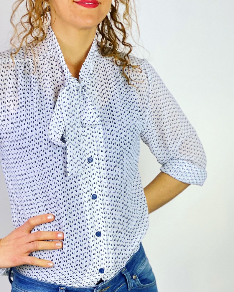 woman vintage shirt,size M,single piece